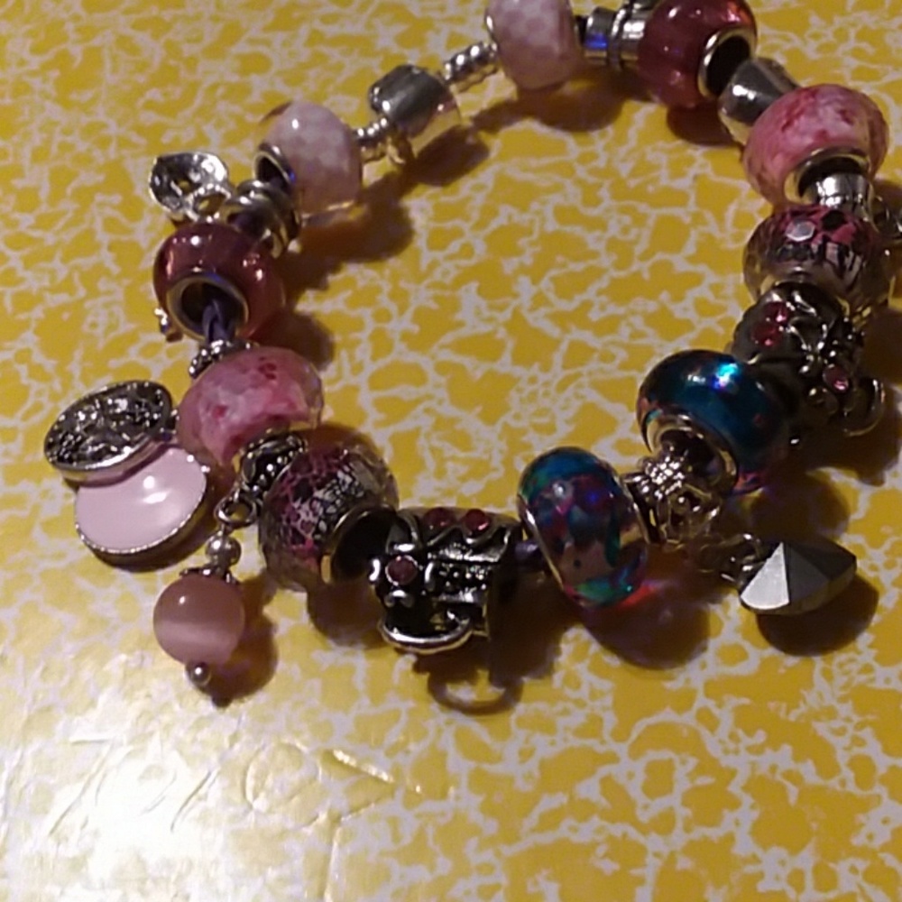 HANDMADE BRACELET - Picture 3 of 3